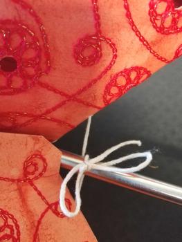 Preview: Babul Batik rot - Faltbarer Leuchtstern, Weihnachtsstern aus Papier mit 5 Zacken, 60 cm